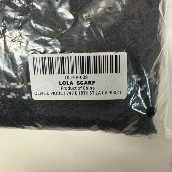 Olive & Pique Gray Blanket Scarf - Picture 3 of 5